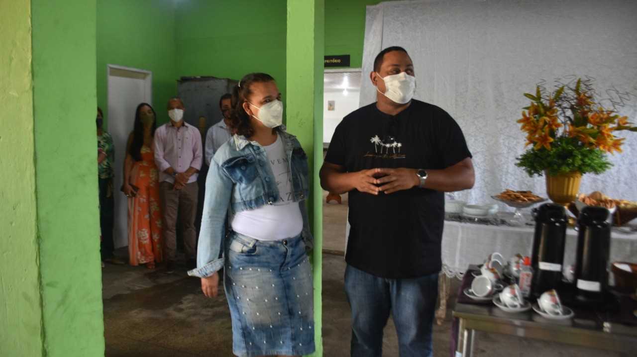 Camacã: Secretaria da Educação reinaugura a padaria e homenageia Ângela Castro